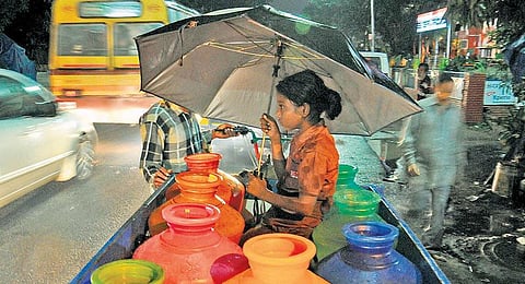 கண்ணீரும் புன்னகையும்: பெண்களைப் பாதிக்கும் பருவநிலை மாறுதல்கள்