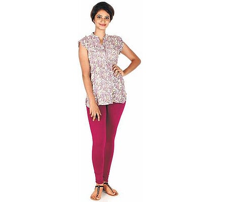 பெண் எனும் பகடைக்காய்: ஆதலினால் லெகிங்ஸ் அணிவீர்