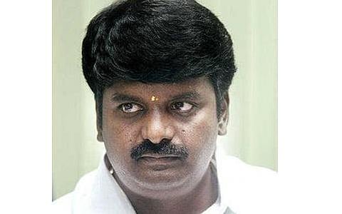 விஜயபாஸ்கருக்கு எதிராக போராட்டம் எதிரொலி: அதிமுக அமைச்சர் ரகசிய ஆலோசனை- முத்தரையர் சமுதாய எம்.பி., எம்எல்ஏக்கள் பங்கேற்பு