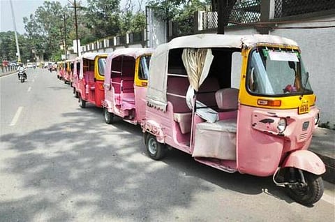 நொய்டாவில் பெண்களுக்காக பிங்க் ஆட்டோ சேவை அறிமுகம்