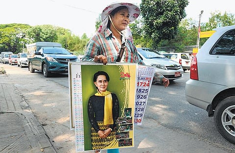 அமைதியான ஆட்சி மாற்றத்துக்கு மியான்மர் அரசு உறுதி: சூச்சி பெரும்பான்மை பெற 38 இடங்களே தேவை