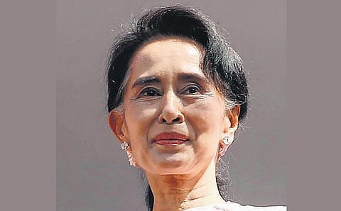 மியான்மர் நாடாளுமன்றத் தேர்தலில் சூச்சி கட்சிக்கு அறுதிப் பெரும்பான்மை