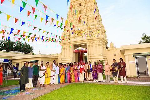 ஹூஸ்டன் மாகாண மீனாட்சி அம்மன் கோயிலில் கும்பாபிஷேகம்