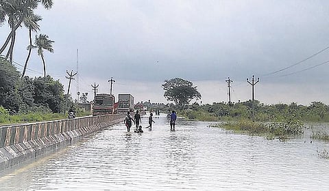 இளைஞரின் அனுபவம்: வெள்ளம் வருகுது பாரீர்