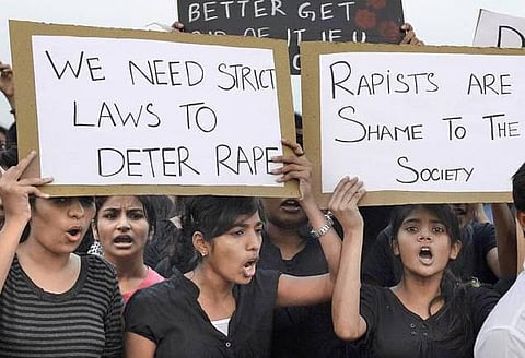 மும்பையில் மாணவி கூட்டு பலாத்காரம்: வீடியோ எடுத்து மிரட்டிய 4 பள்ளி மாணவர்கள் கைது