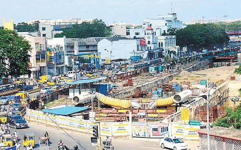 முடங்கிப்போன மெட்ரோ ரயில் பணிகள்: போக்குவரத்து நெரிசலால் அவதிப்படும் மக்கள்