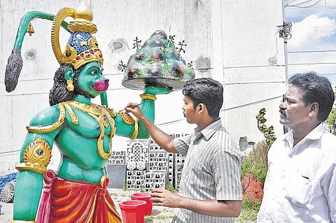 தமிழகத்தில் நலிந்துவரும் சிமென்ட் சிலை தயாரிப்பு தொழில்