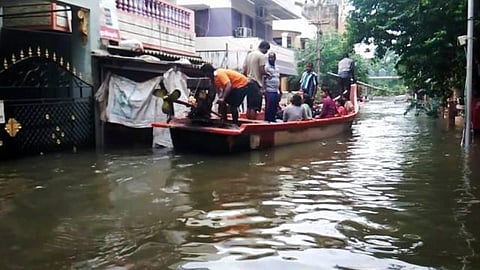 சென்னை ராமாபுரம் நிலவரம்: காசிமேடு மீனவர் குழுவால் நூற்றுக்கணக்கானோர் மீட்பு