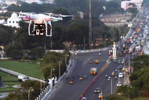 சென்னை வெள்ளத்தில் சிக்கியவர்களை மீட்க உதவிய ஆளில்லா குட்டி விமானங்கள்