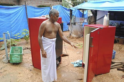 வீடுகளில் வெள்ளம் புகுந்ததால் பாதிப்பு: பல லட்சம் ரூபாய் மதிப்புள்ள வீட்டு உபயோகப் பொருட்கள் சேதம்