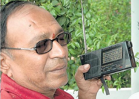 ஒரு வானொலி இருந்திருந்தால்...