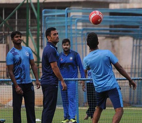 ஜார்கண்ட் அணிக்காக களமிறங்கும் தோனி