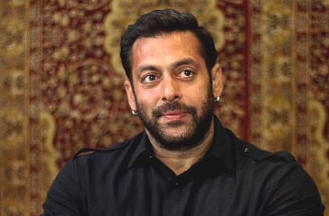 உச்ச நீதிமன்றத்தில் மனுவை திரும்பப் பெற்றார் சல்மான்