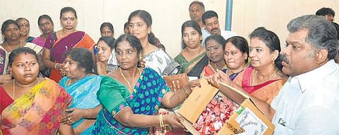 எனது பிறந்த நாளை கொண்டாடாமல் மழையால் பாதிக்கப்பட்டவர்களுக்கு உதவுங்கள்: தமாகாவினருக்கு வாசன் வேண்டுகோள்