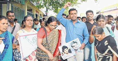 ஆபாசப் பாடலை இசையமைத்து, பாடியதாக சர்ச்சை: சிம்பு, அனிருத்துக்கு தமிழகமெங்கும் எதிர்ப்பு வலுக்கிறது