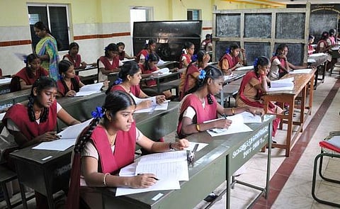 பிளஸ்-2, எஸ்எஸ்எல்சி அரையாண்டு தேர்வுகள் ஜன.11-ம் தேதி தொடங்குகிறது: பள்ளிக்கல்வித்துறை அறிவிப்பு