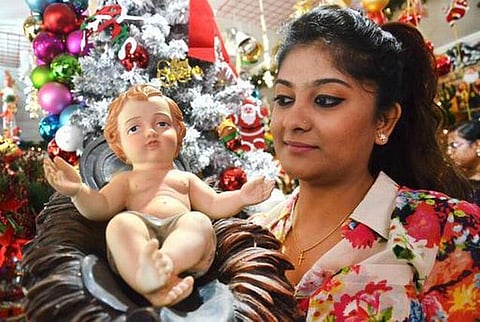 கிறிஸ்துமஸ் பண்டிகை இன்று கொண்டாட்டம்: தேவாலயங்களில் நள்ளிரவு சிறப்பு ஆராதனை நடந்தது