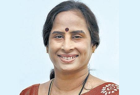 இப்போது படிப்பதும் எழுதுவதும்: மதுமிதா, கவிஞர் மொழிபெயர்ப்பாளர்