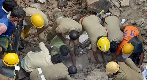 ஸ்ரீரங்கம் கட்டிட விபத்து: பலியான 4 பேர் குடும்பத்துக்கு தலா ரூ.1 லட்சம் நிதியுதவி