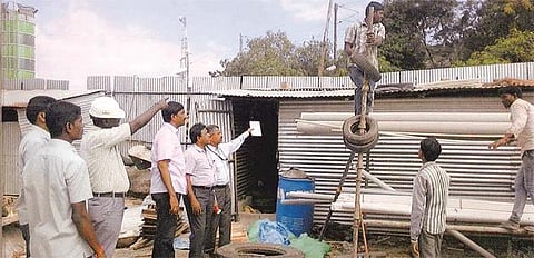 கட்டுமான பணியிடங்களில் சுகாதார அலுவலர்கள் ஆய்வு: டெங்கு, தொற்றுநோய் பரவாமல் தடுக்க நடவடிக்கை