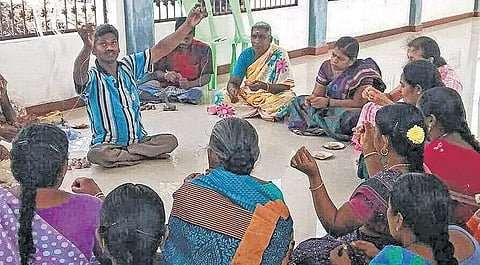 அரசு உதவிகள் முதல் கல்யாணம் வரை... 300 மாற்றுத் திறனாளிகளுக்கு ஆதரவு அளிக்கும் இளைஞர்