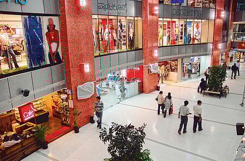 ஹோட்டல், தியேட்டர், வங்கி, அலுவலகங்கள் 24 மணி நேரமும் இயங்க புதிய சட்டம்: 24 X 7 நல்லதா, கெட்டதா? - பொதுமக்கள், பிரமுகர்கள் கருத்து