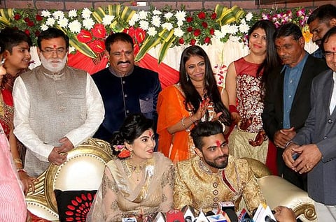 படச் செய்தி: ரவீந்திர ஜடேஜா - ரிவாபா நிச்சயதார்த்தம்