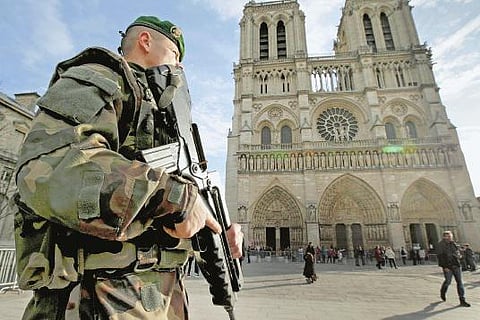 அந்தக் கண்களை என்னால் பார்க்க முடியவில்லை