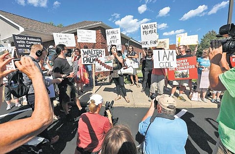 ஆர்ப்பாட்டங்களின் யுகம்!