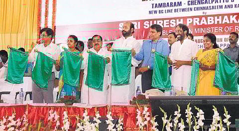 மத்திய ரயில்வே பட்ஜெட்டில் தமிழக திட்டங்களுக்கு முக்கியத்துவம்: ரயில்வே அமைச்சர் சுரேஷ் பிரபு உறுதி