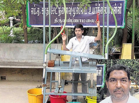 மின்சாரம் இல்லாமல் இயங்கும் நீரேற்றும் கருவி கண்டுபிடிப்பு: 8-ஆம் வகுப்பு மாணவர் சாதனை