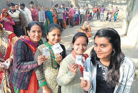 பெண் எனும் பகடைக்காய்: அரசியல் கட்சிகளின் கவனத்துக்கு...