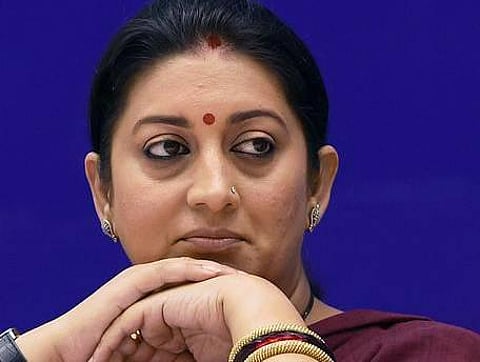 துர்க்கைக்கு எதிரான கருத்து: ஸ்மிருதி இரானி மன்னிப்புக் கேட்க எதிர்கட்சிகள் வலியுறுத்தல்