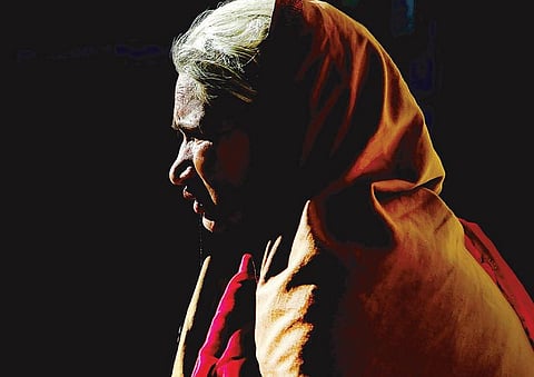 என் பாதையில்: இவர்கள் வாழ்வு மறுக்கப்பட்டவர்களா?