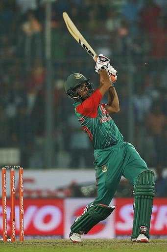 பேட்ஸ்மென்கள், மொகமது சமியால் காலியான பாகிஸ்தான்