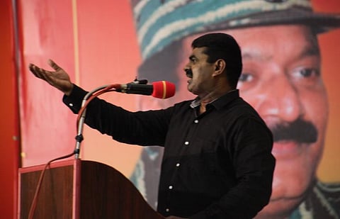 நாம் தமிழர் கட்சிக்கு இரட்டை மெழுகுவத்தி சின்னம்