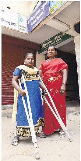 மாற்றுத் திறனாளி தனித் தேர்வருக்கு 60 கி.மீ. தொலைவில் தேர்வு மையம்: வெகுதொலைவில் மையம் அமைப்பது தவிர்க்கப்படுமா?