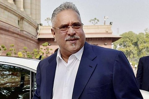 விஜய் மல்லையா இந்தியாவில் இல்லை: உச்ச நீதிமன்றத்தில் மத்திய அரசு தகவல்