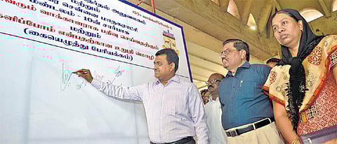 வாக்குப்பதிவை அதிகரிக்க விழிப்புணர்வு கலைநிகழ்ச்சி: மாவட்ட தேர்தல் அலுவலர் தகவல்