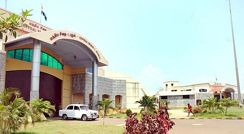 மத்திய சிறை, மகளிர் சிறைகளில் மெட்டல் டிடெக்டர் மற்றும் குடிநீர் சுத்திகரிப்பு கருவிகள்