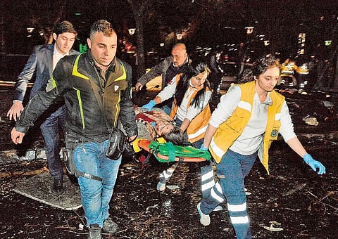 துருக்கி கார் குண்டு தாக்குதலில் 37 பேர் பலி