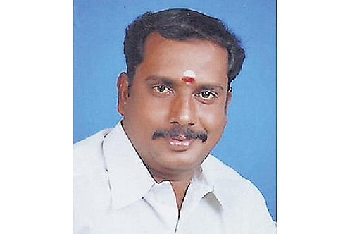 மதுரை மாநகராட்சி 7-வது வார்டு அதிமுக கவுன்சிலர் தற்கொலை