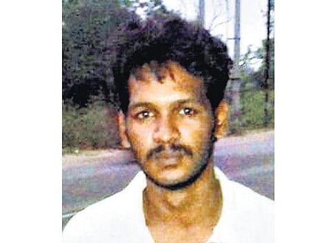 மாணவியை வெட்டியவர் மர்மமான முறையில் உயிரிழப்பு