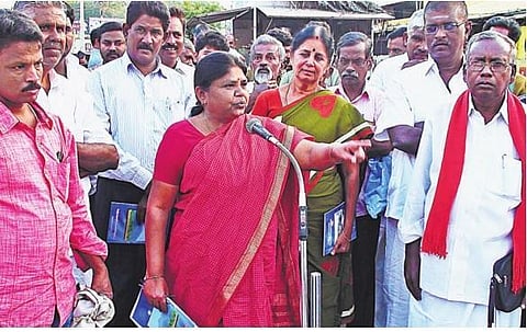 மின்துறை அமைச்சரையே காணவில்லை: பாலபாரதி எம்எல்ஏ பேச்சு