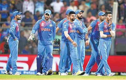 கையிலிருந்து நழுவியது கோப்பை