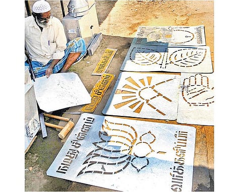 அழியும் நிலையில் ‘ஸ்டென்சில் அச்சுத் தொழில்: நவீனமயமான தேர்தல் விளம்பரங்கள்