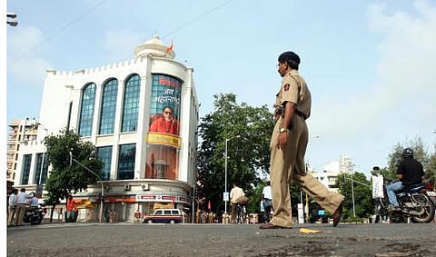 குடிநீருக்குப் பதிலாக பீர் அருந்துவது நம் பண்பாடல்ல: சிவசேனா