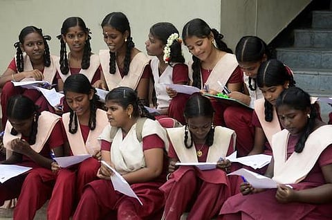 ஆறு முதல் 12-ம் வகுப்பு வரையிலான பாடத்திட்டத்தில் திருக்குறள்: உயர் நீதிமன்றம் புது உத்தரவு