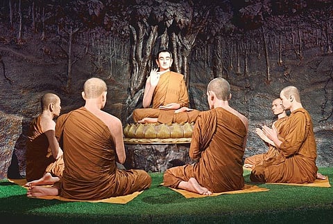 மவுனமாய் இருத்தல் நன்று