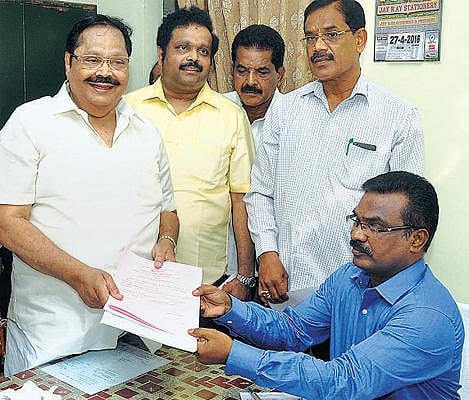 துரைமுருகனுக்கு ரூ.7 கோடி சொத்து; மனைவிக்கு ரூ.22 கோடி; சொந்தமாக வாகனம் ஏதும் இல்லை